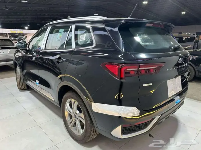 فورد تيرتورى امبيانتى وتيتانيوم موديل 25 كاش وتقسيط 3