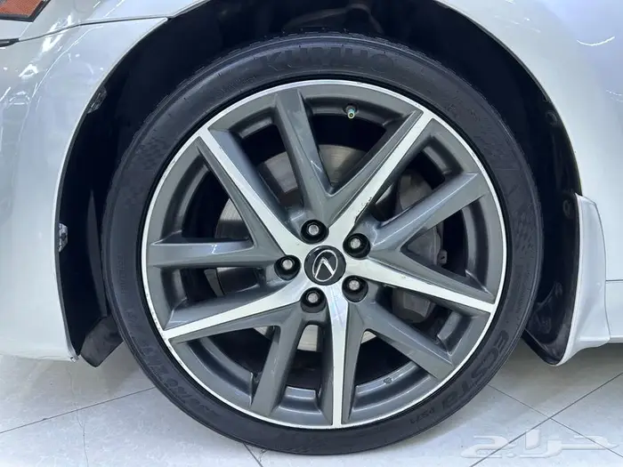 لكزس GS350 اف سبورت 2016 خليجي مالك اول بحالة الوكالة 22