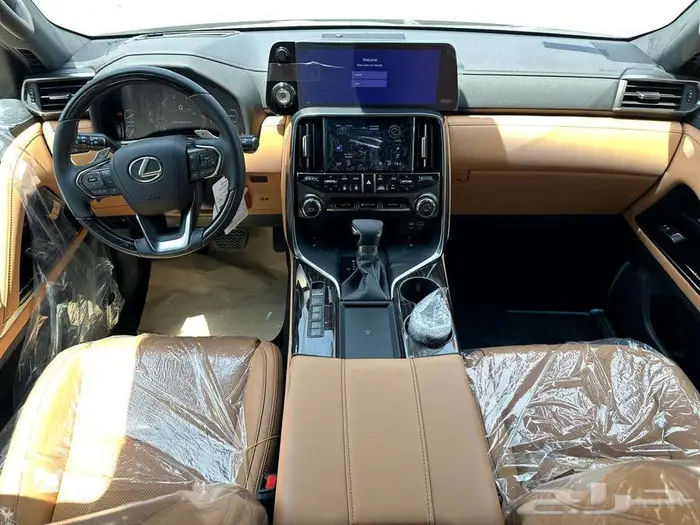 لكزس 600 LX فل كامل سعودي ابيض ورصاصي غامق 2025 3