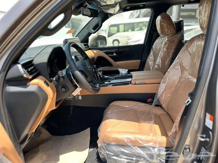 لكزس 600 LX فل كامل سعودي ابيض ورصاصي غامق 2025 7