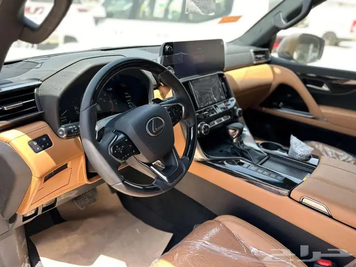 لكزس 600 LX فل كامل سعودي ابيض ورصاصي غامق 2025 8