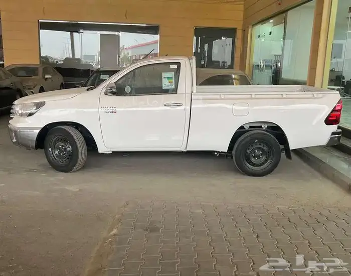 تويوتا هايلوكس غمارة ديزل 2.4 موديل 2025 متوفر لدى الحسن 1