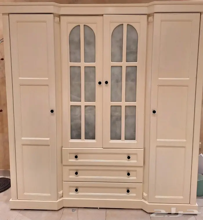 غرفة نوم جديدة (من أشلي) معروضه للبيع 2
