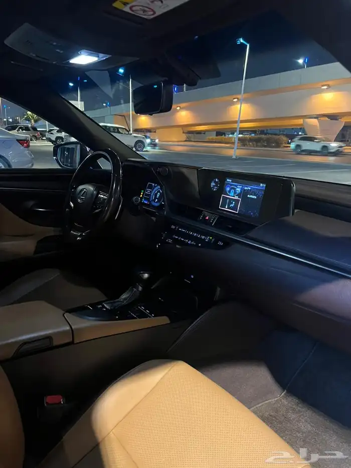 لكزس نظيفة 2019 ES300 هايبرد 5