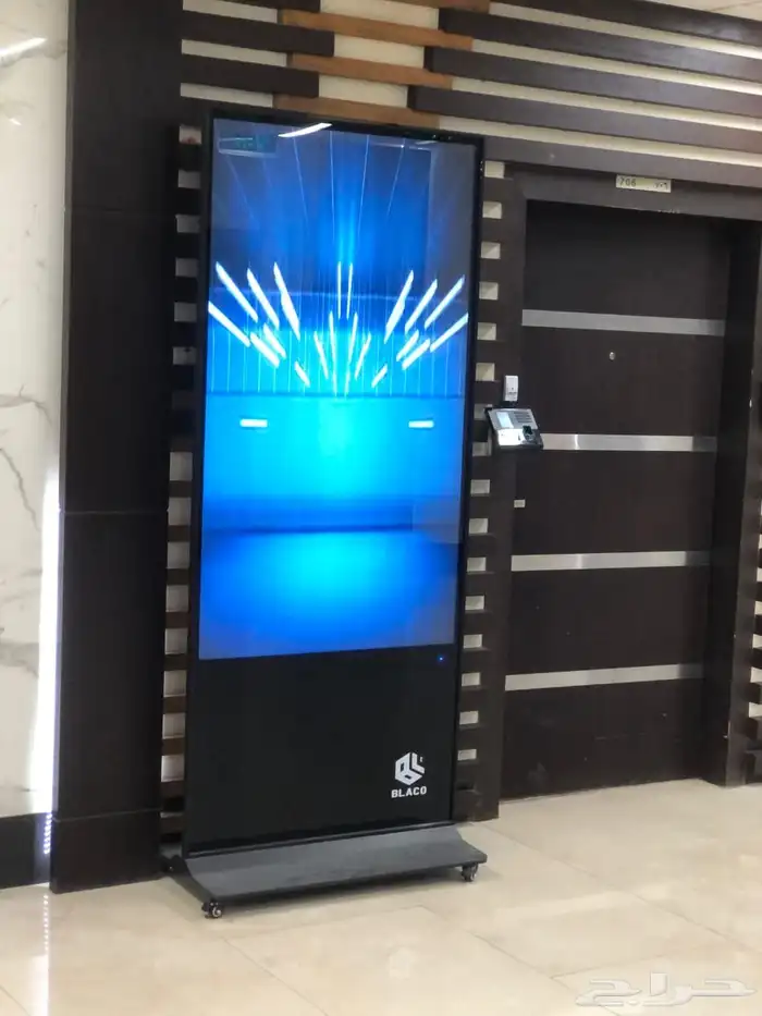 شاشة عرض تفاعليه طوليه باللمس تحكم عن بعد شاشه اعلانيه 2