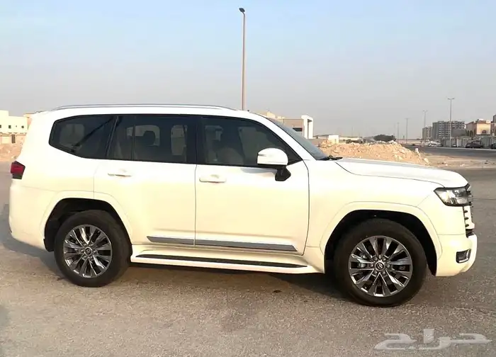 لاندكروزر 2024 رقم 4 وكاله ممشى 27000 0