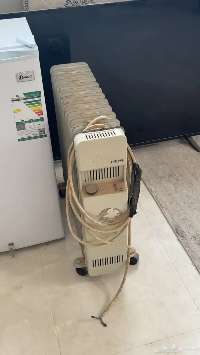 ثلاجه ودوات منزليه شبه جديده 4