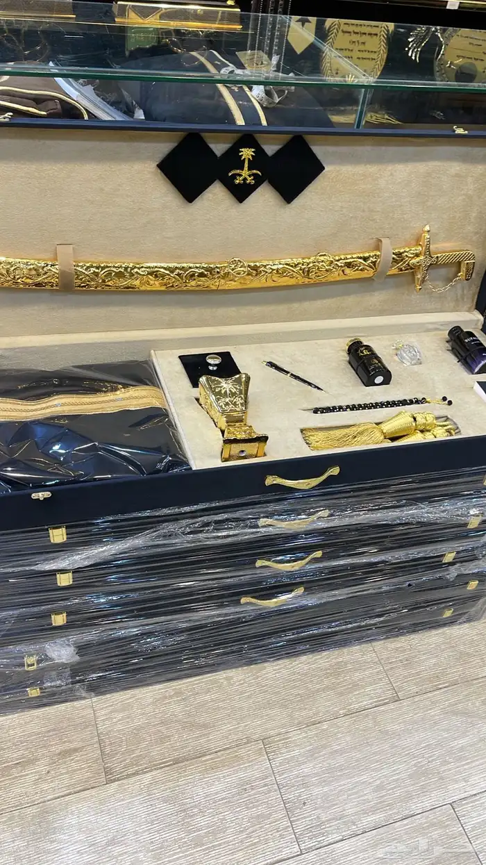 هدايا خاصة بشت سيف دروع زواج ترقية تقاعد تكريم منزل جديد 30