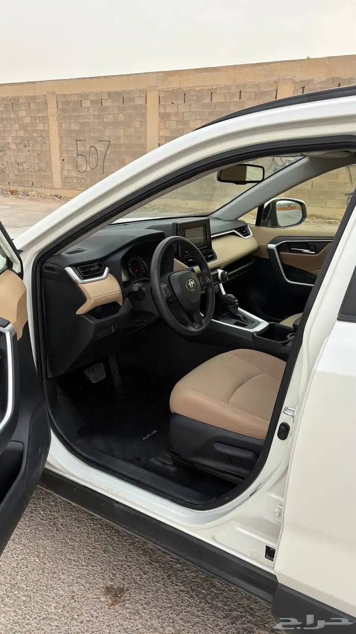 للبيع تايوتا راف فور XLE 4WD 8