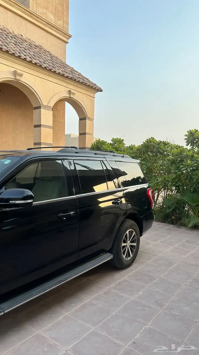 فورد اكسبدشن 2019 اسود 3