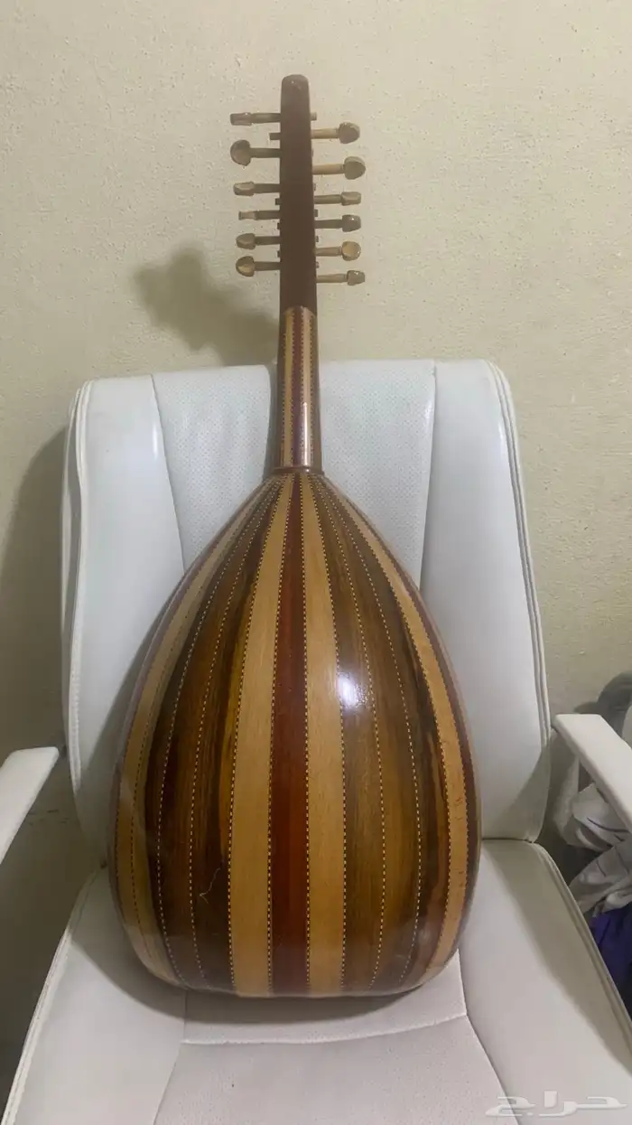 اله عود موسيقية بخشب جوز و ميجنو  صناعة مصرية 1