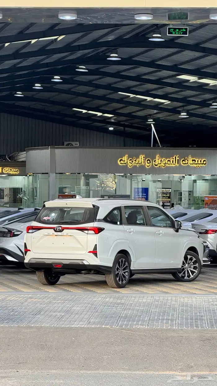 تويوتا فيلوز GLX فل كامل 2025 - 75.800 2