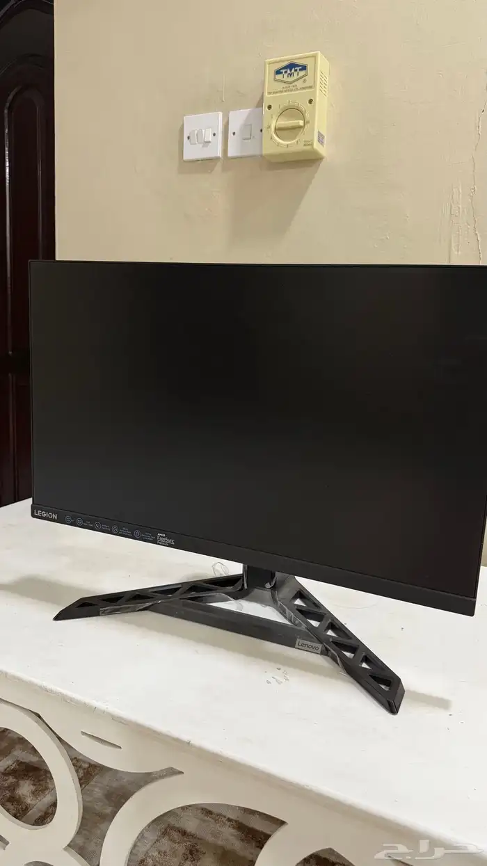 شاشة كمبيوتر العاب لينوفو 1