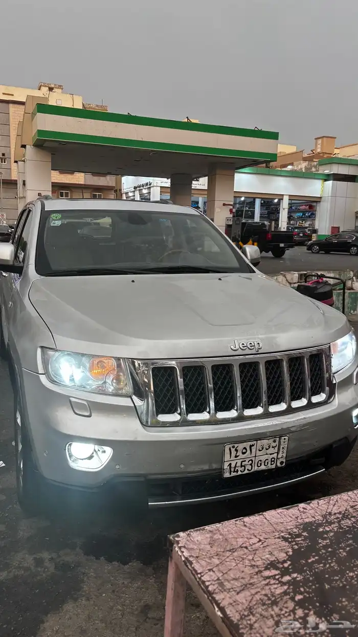 jeep grand cherokee جيب قراند شيروكي 2011 فل كامل 1