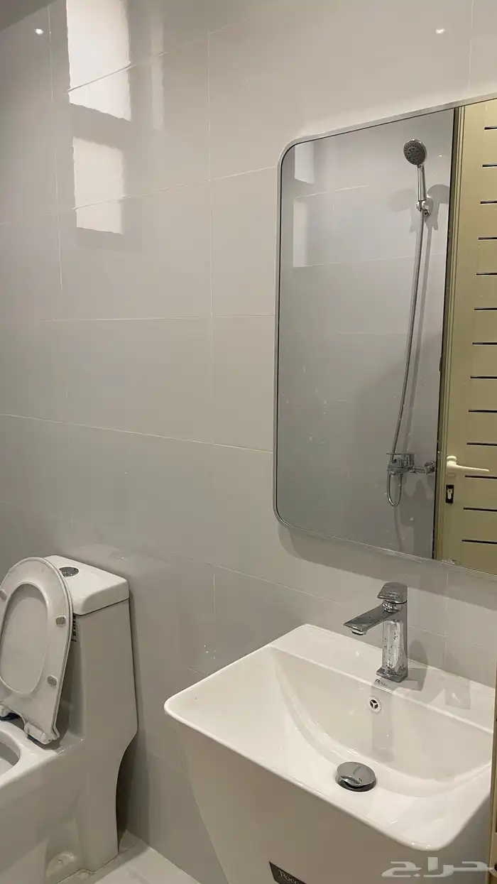 شقق عزاب جديده للايجار ب حي البيان 4