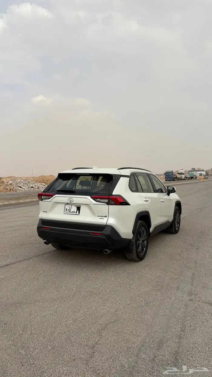 للبيع تايوتا راف فور XLE 4WD 5