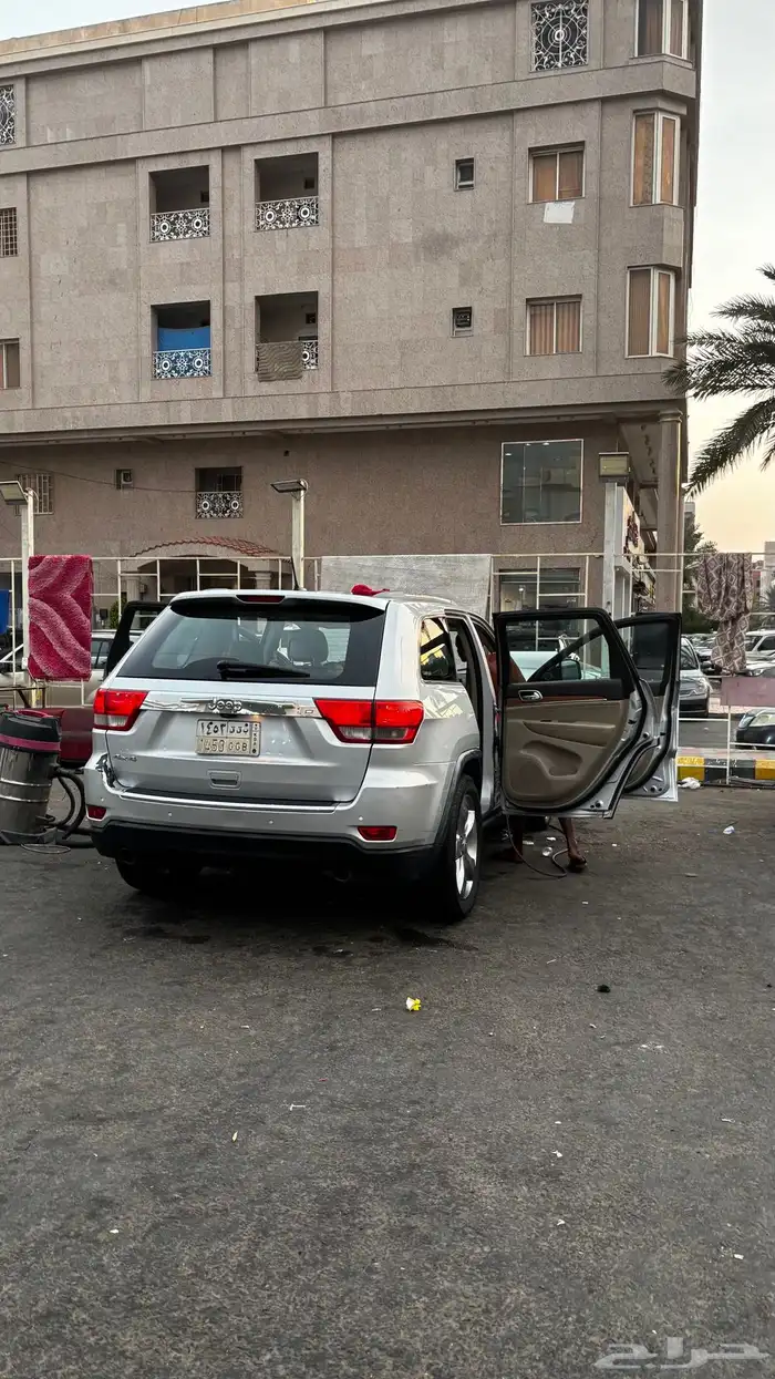jeep grand cherokee جيب قراند شيروكي 2011 فل كامل 0