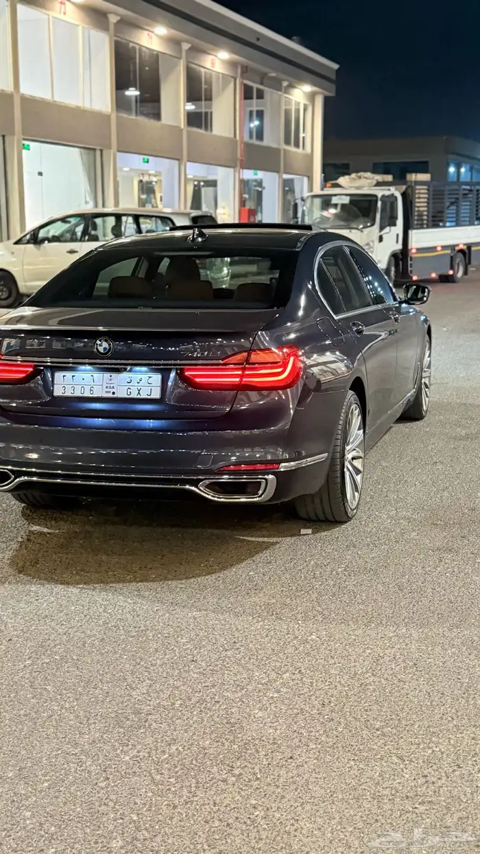 بي ام 740 نظيفه جدا  ماشاءالله 1