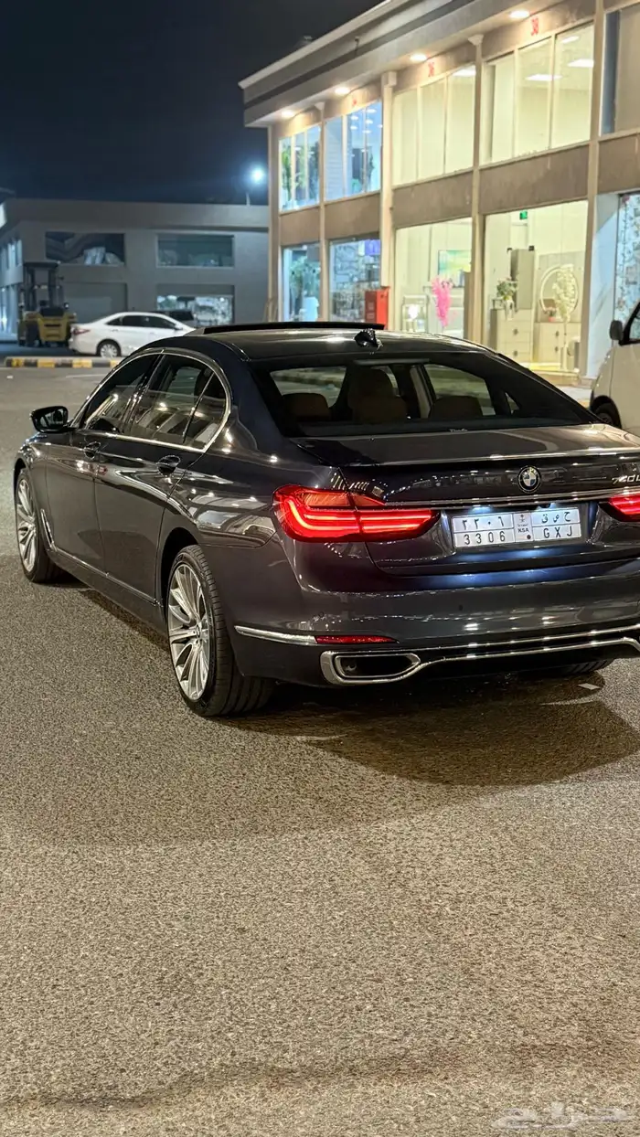 بي ام 740 نظيفه جدا  ماشاءالله 0