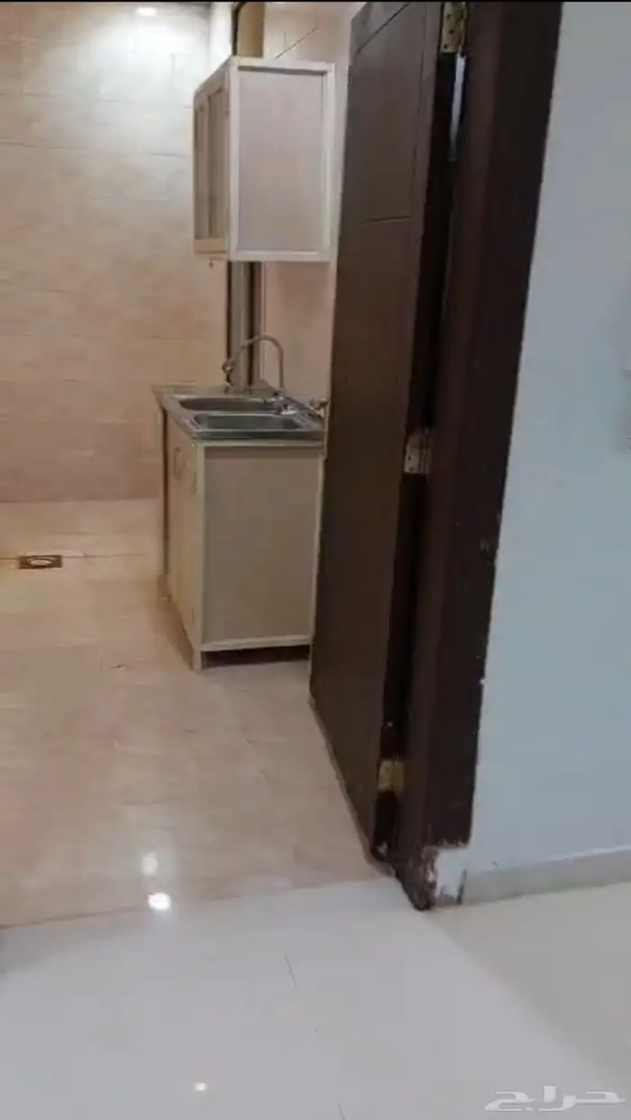 للبيع شقة في حي بدر 4