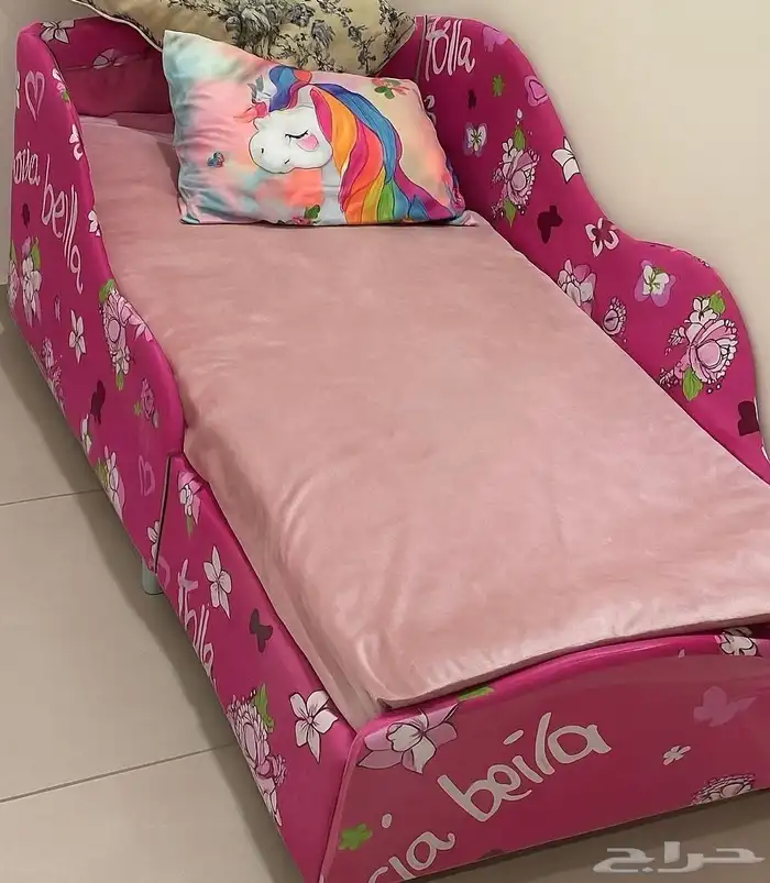 للبيع سريرين كبار وسرير اطفال 0
