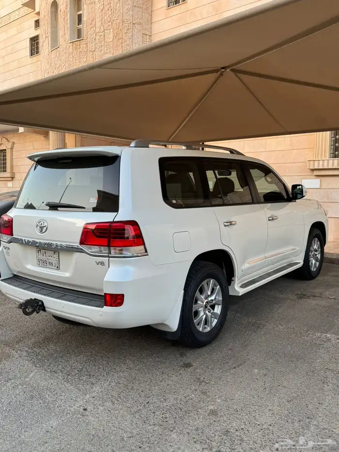 للبيع جيب لاندكروزر GXR 2016 0