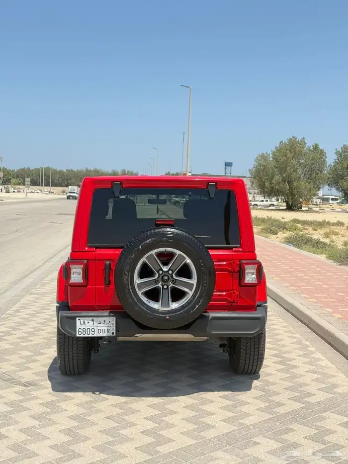 جيب رانجلر 2023 صحارى 4