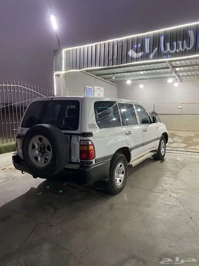 لاندكروزر جي اكس موديل 2001 3