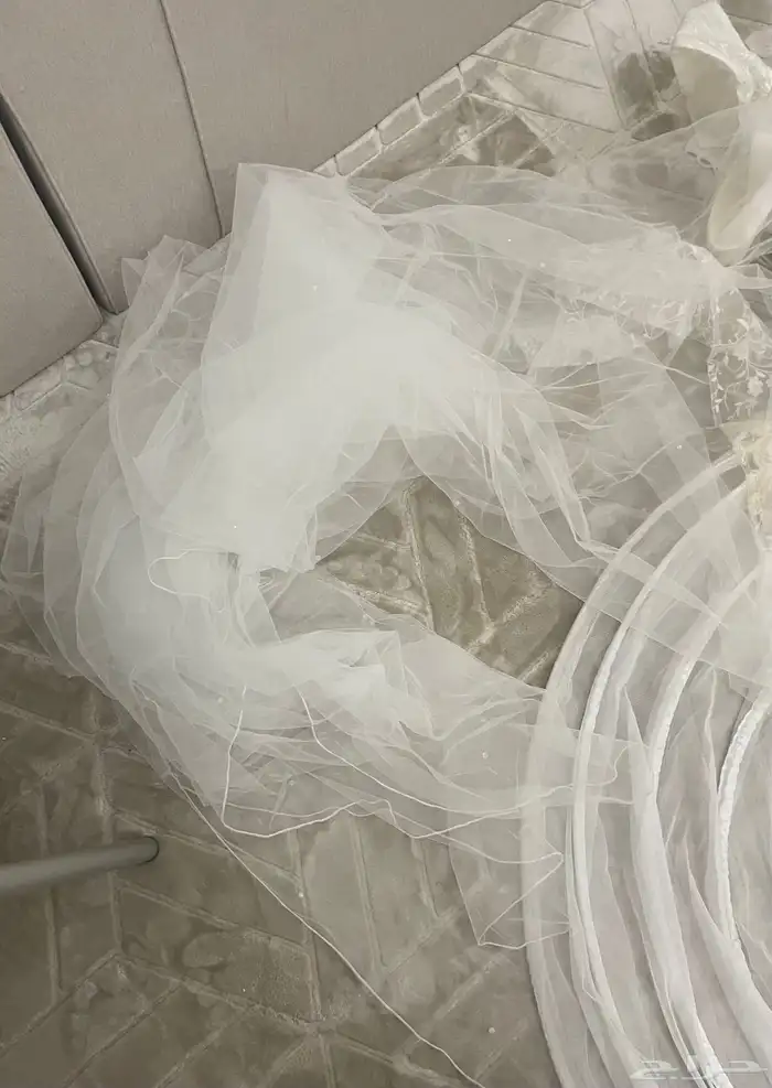 للبيع فستان زواج جديد لبس ساعه فقط كامل مع طرحه 1