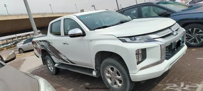 وانيت متسوبيشي 1