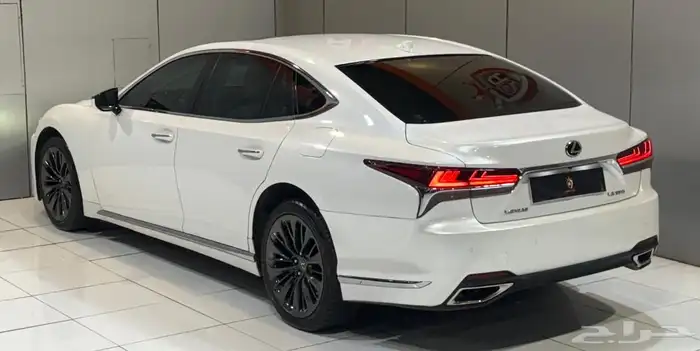لكزس LS350 2018 عداد 135 الف بحاله نظيفه 7