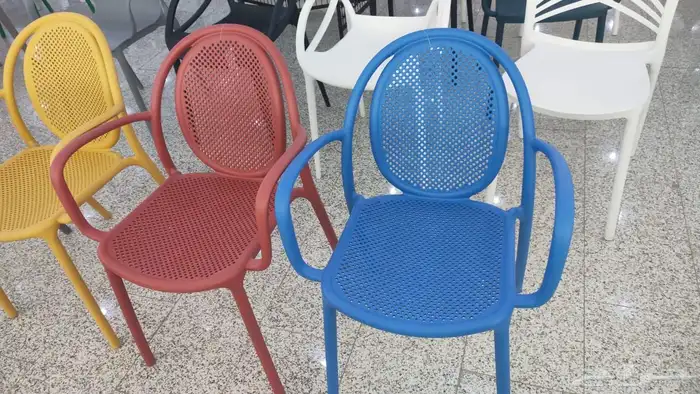 كراسي فايبر ملونه طاولات فايبر خارجية كافيهات ومطاعم 14