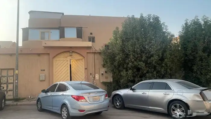 للبيع فله دورين وبدروم 0