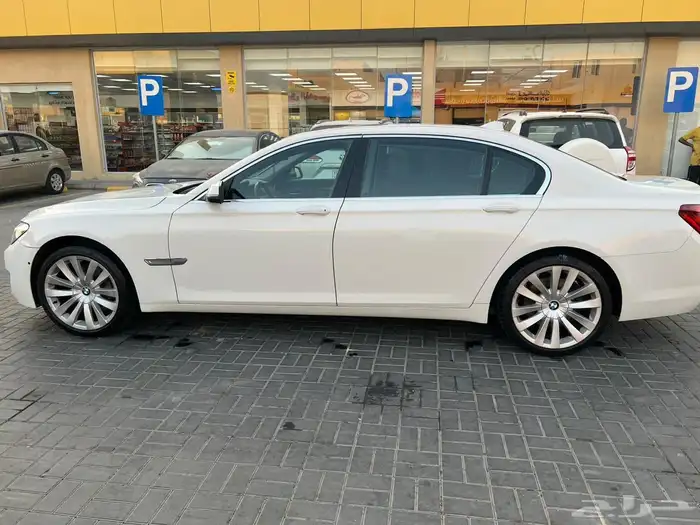 بي ام دبليو الفئة السابعة 740Li 2014 مستعملة للبيع 1