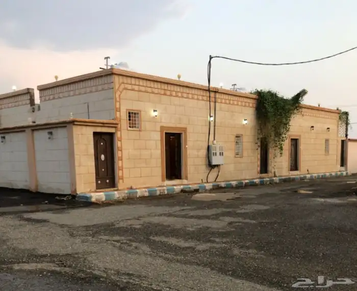 غرف وبيوت ايجار بالدرب وبيع 1