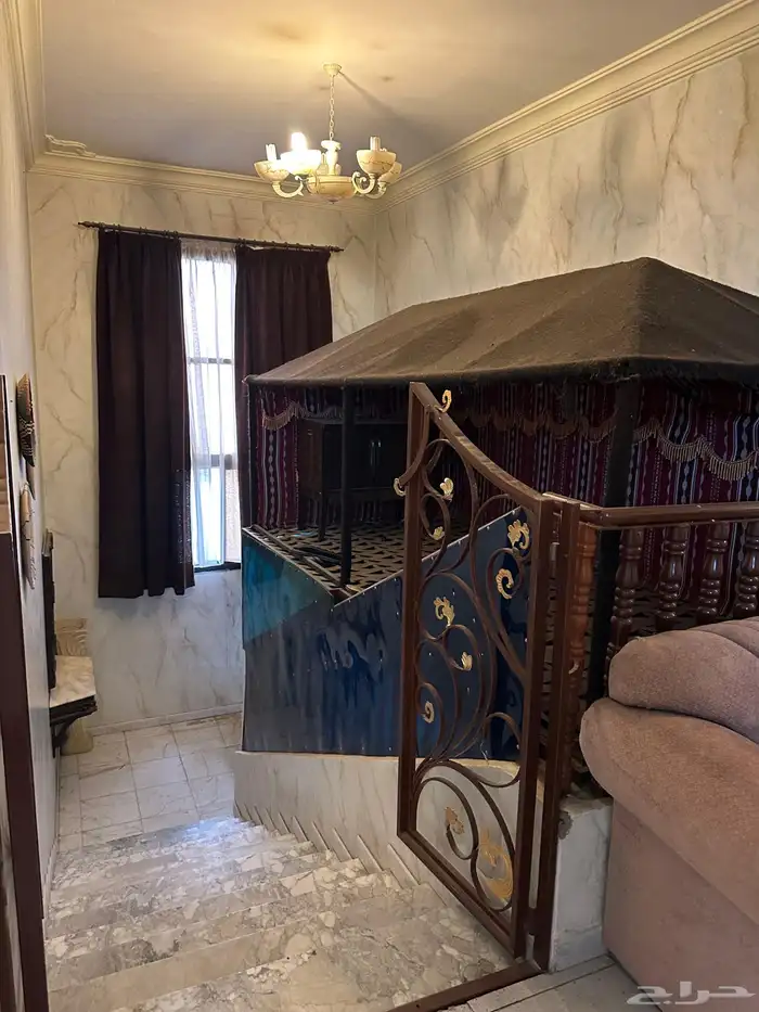 عمارة خمس شقق في أم العراد على شارعين 10