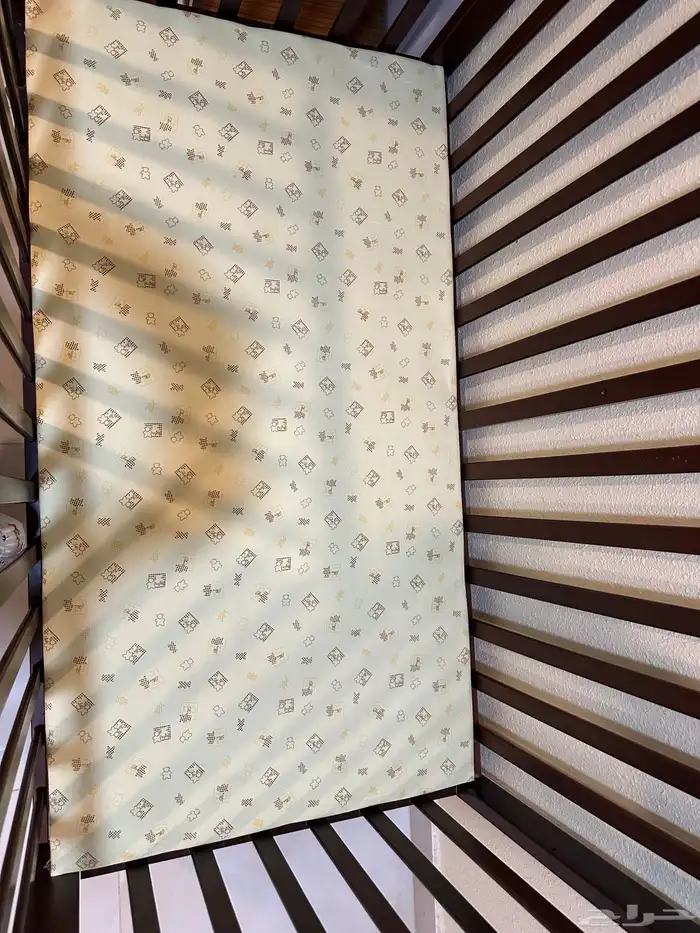 سرير اطفال 2