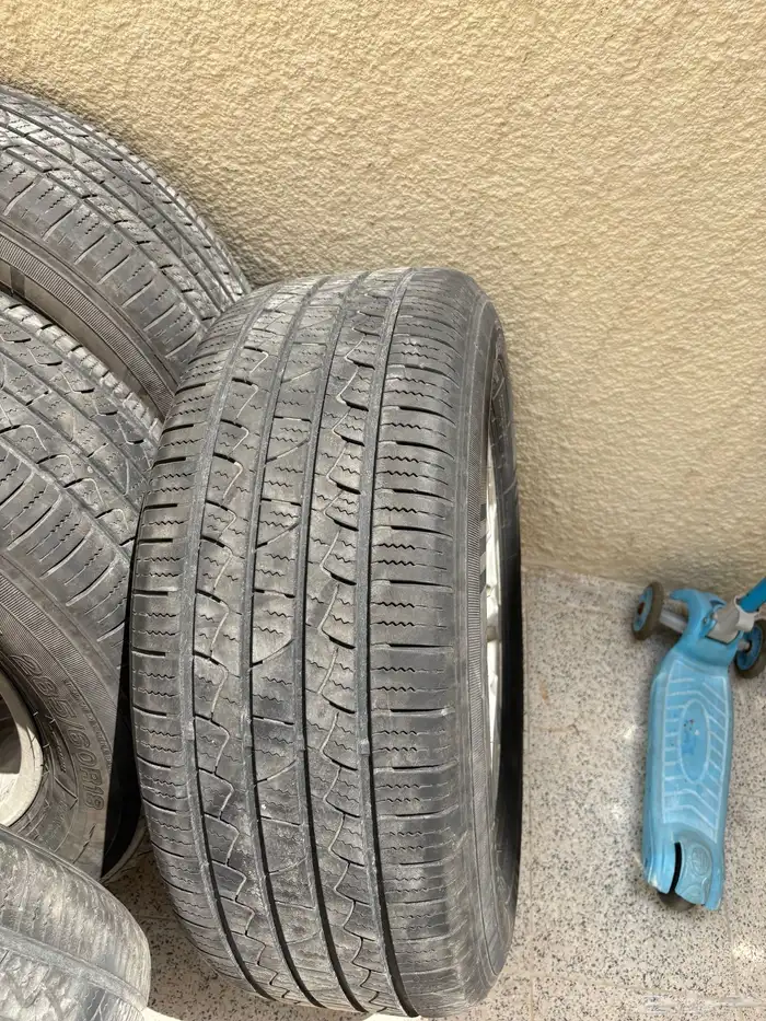 للبيع جنوط مع كفراتها مستخدمه 1