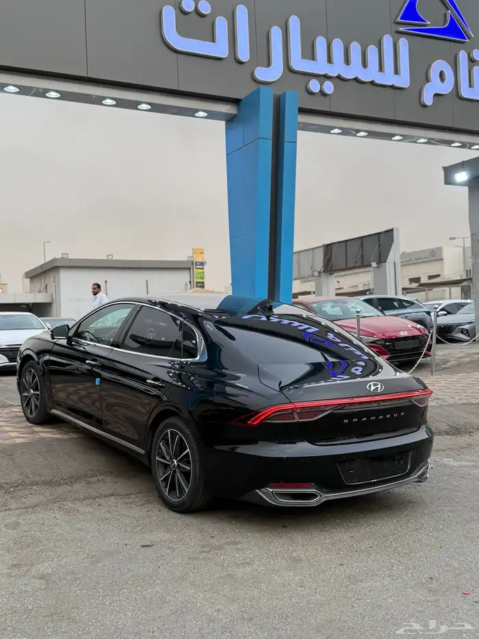 هونداي أزيرا 2021(بنزين 6V) فل الفل بدون بانوراما 6