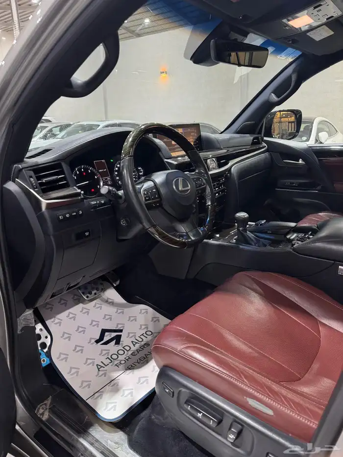 جيب لكزس LX570 موديل 2018 فل كامل مستعمل . 7