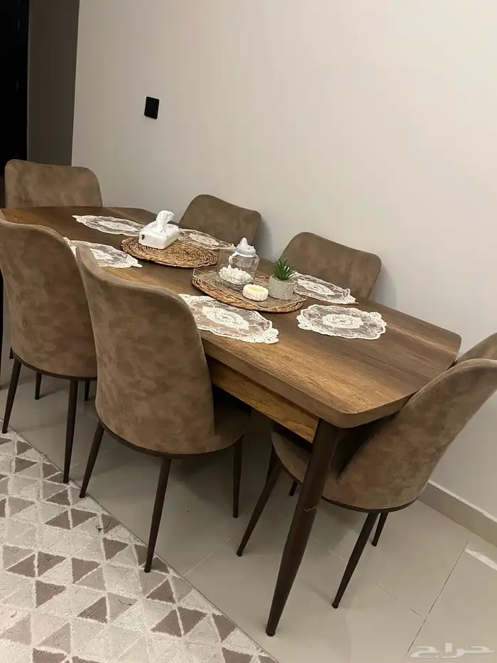 طاولة طعام 2