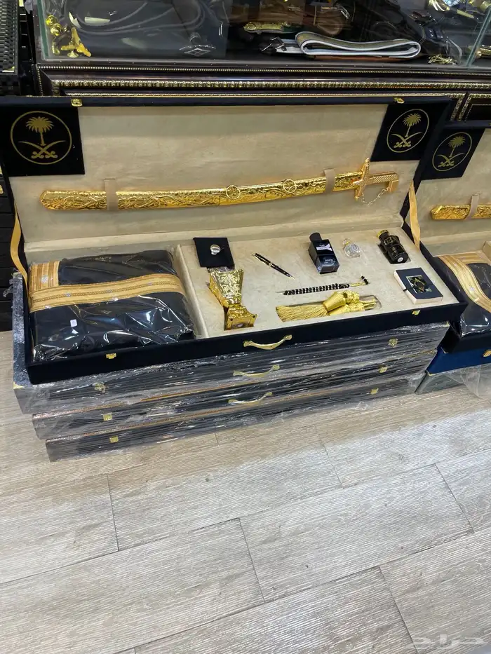 هدايا خاصة بشت سيف دروع زواج ترقية تقاعد تكريم منزل جديد 4