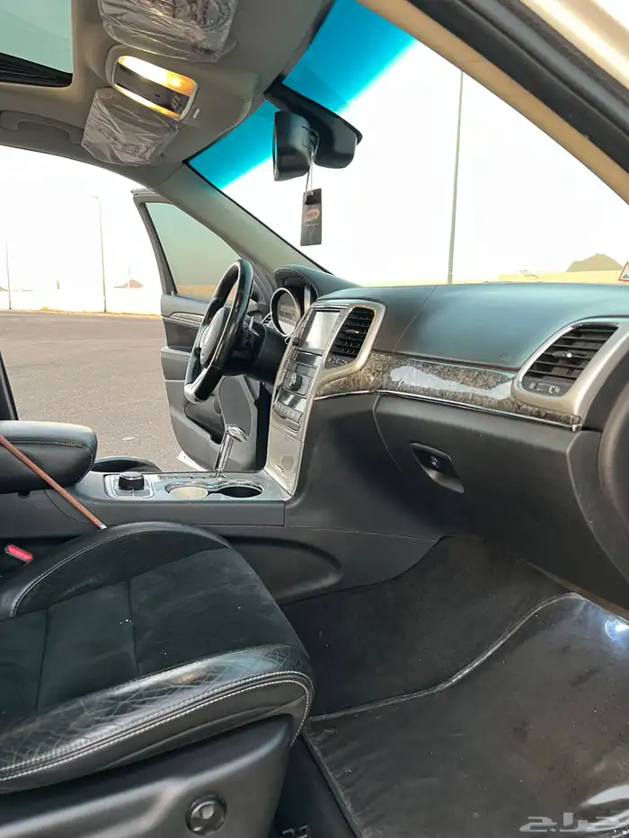 جيب SRT 2013 17