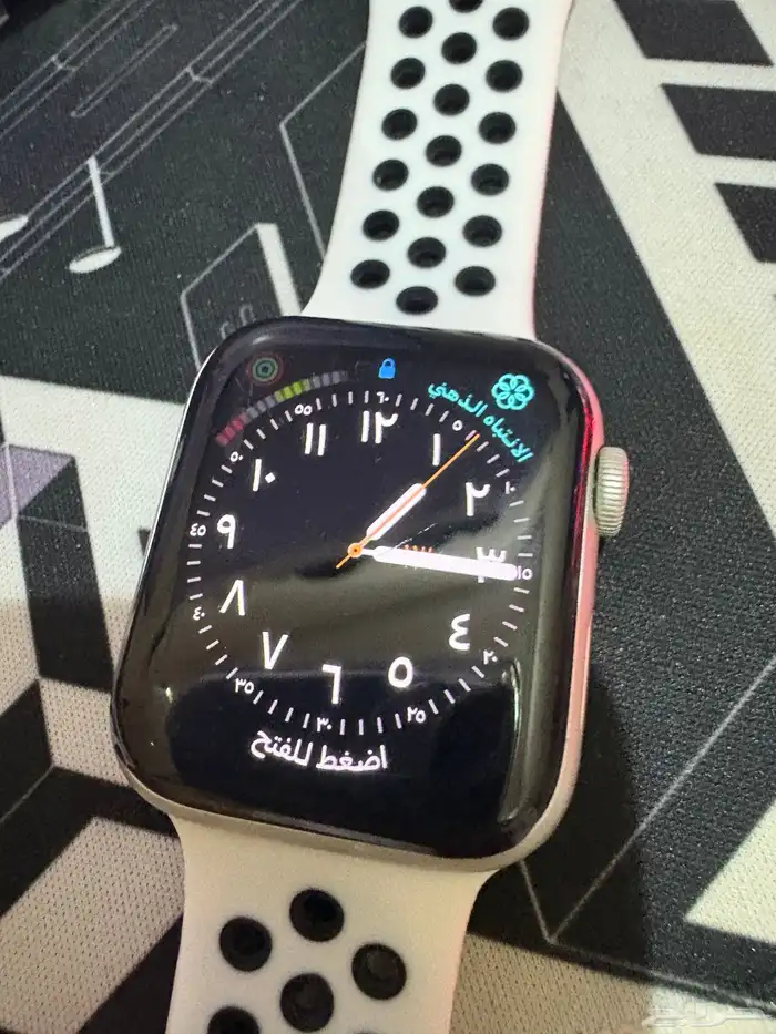 ساعة Apple 0