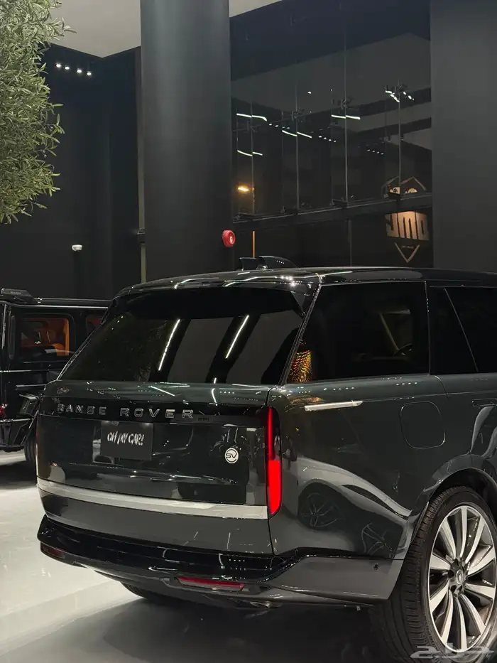 رنج روفر SV 2025 جديد بسعر خاص 8