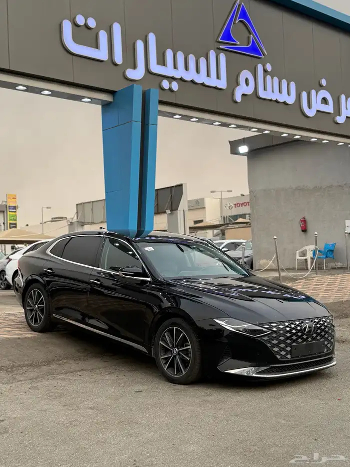 هونداي أزيرا 2021(بنزين 6V) فل الفل بدون بانوراما 3