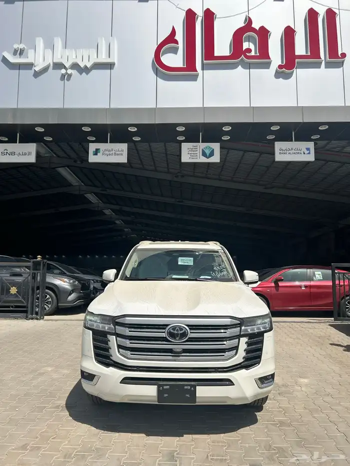 تويوتا   لاندكروزر GXR-4 ديزل ابيض 293500 شامل الضريبة 0