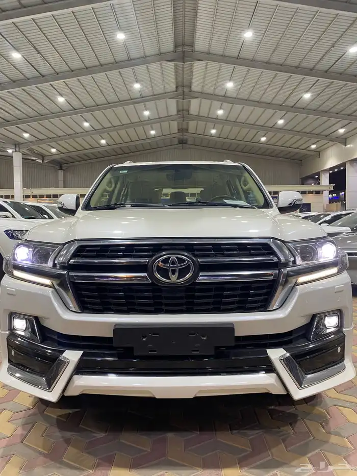 لاند كروزر جي اكس آر v8 المديل 2016 العدد 1