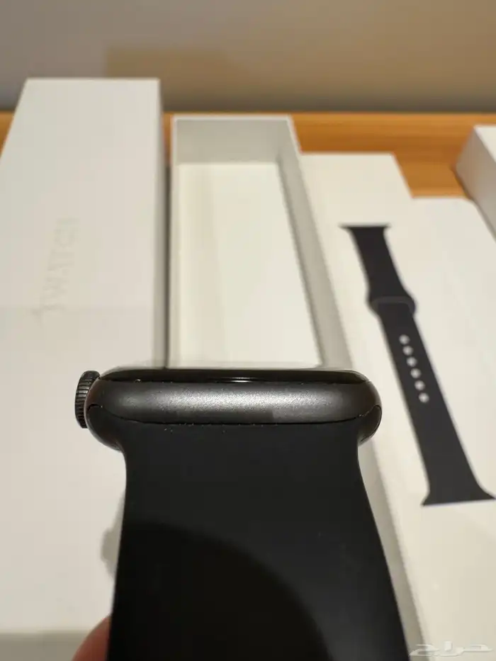 للبيع ساعة ابل Watch Series 4 في رابغ بسعر 400 ريال 3
