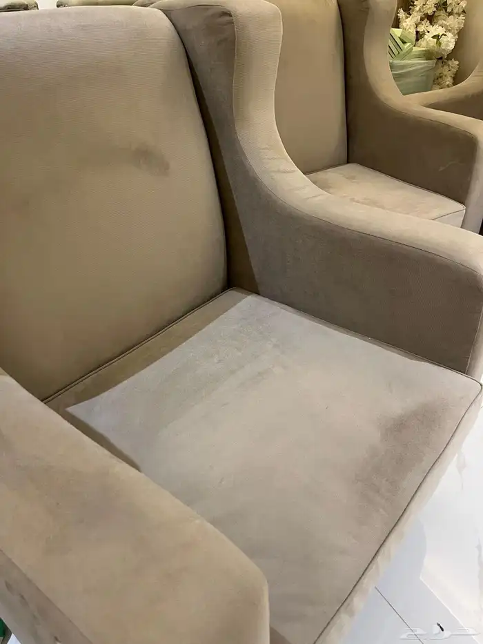 ثلاث كراسي كبيره 1